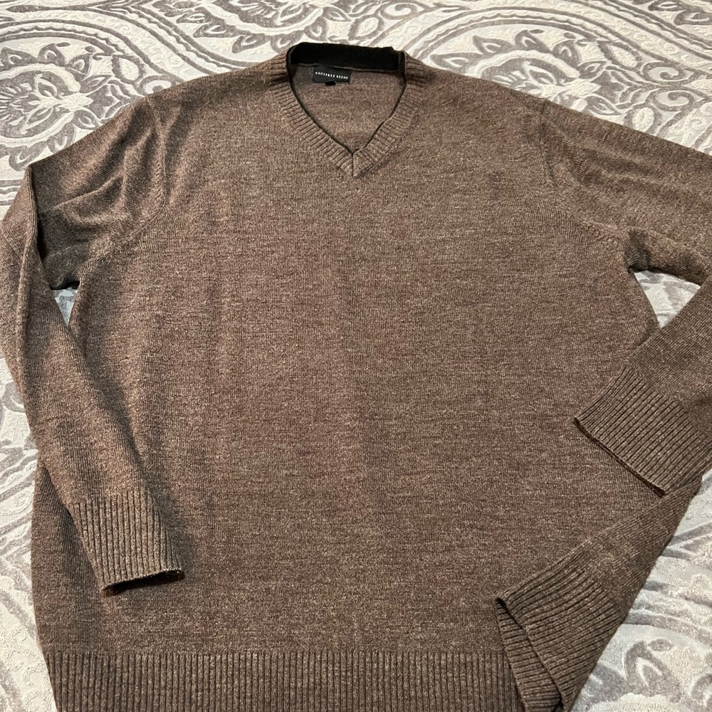Geoffrey Beene Brown V-Neck Sweater